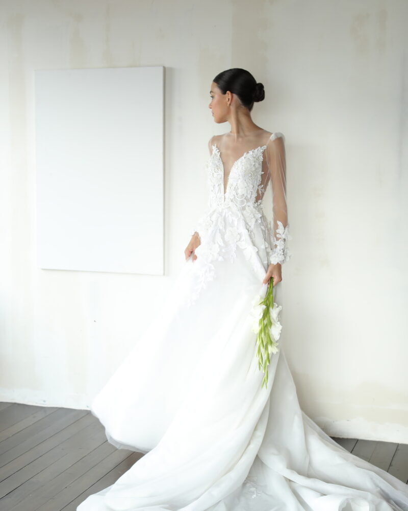 Tulle wedding dresses without pools Galogrea The Majestic Minimalist Photo 1