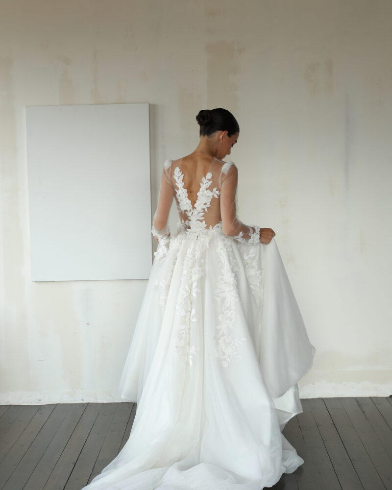 Tulle wedding dresses without pools Galogrea The Majestic Minimalist Photo 4