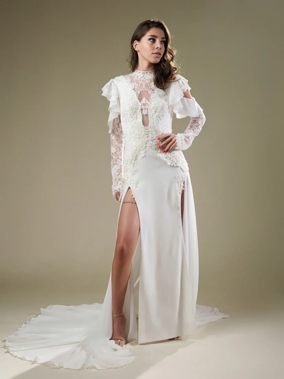 Rent lace wedding dress