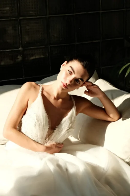 minimalistic wedding dress