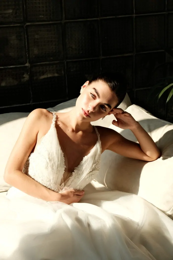 minimalistic wedding dress
