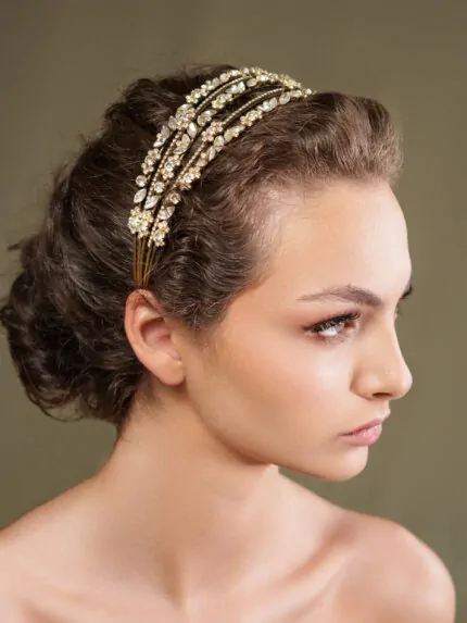 Delicate Floral Bridal Headpiece for a Romantic Wedding